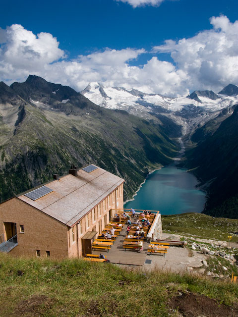new Olperer Hut - <a target="_blank" href="http://www.flickr.com/photos/45269853@N00/2754474176/sizes/o/">original</a> - flickr - Alex Bergsten
