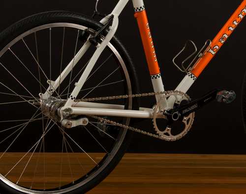 <a href="http://www.flickr.com/photos/baumcycles/2806425502/sizes/l/">larger version</a> - flickr - Baum Cycles