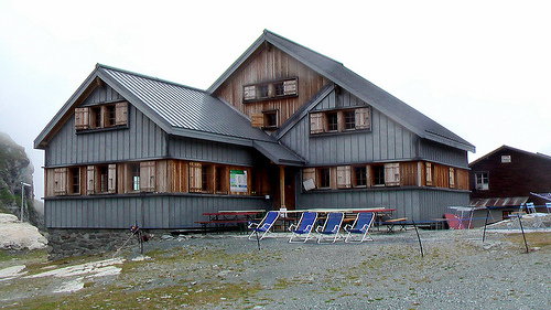 Cabane de Prafleuri alpine hut
