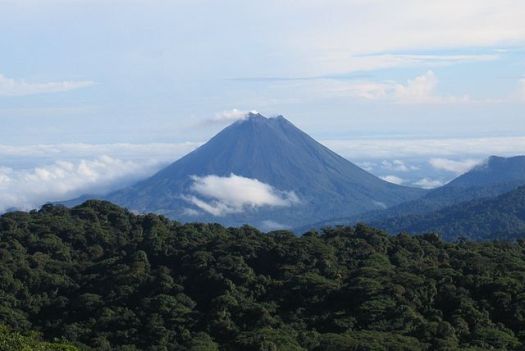 Arenal_Volcano_as_seen_from_Monteverde